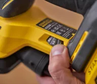 Mașină de șlefuit cu vibrații fără fir (fără bat) STANLEY SFMCW221B-XJ  18V-3