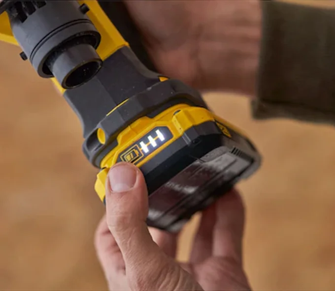 Mașină de șlefuit cu vibrații fără fir (fără bat) STANLEY SFMCW221B-XJ  18V-4
