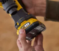 Mașină de șlefuit cu vibrații fără fir (fără bat) STANLEY SFMCW221B-XJ  18V-4