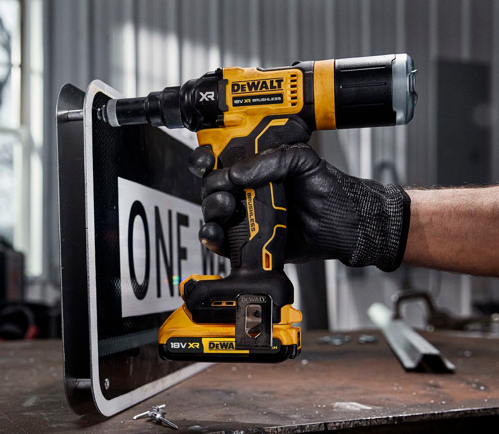Заклёпочник аккумуляторный (без АКБ) DEWALT DCF403NT 18В photo 4