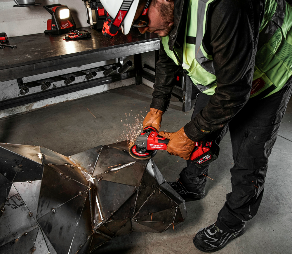 Угловая шлифмашина аккумуляторная MILWAUKEE M18 FSAG125XBMC-502X 125мм 18В 5Ач photo 5