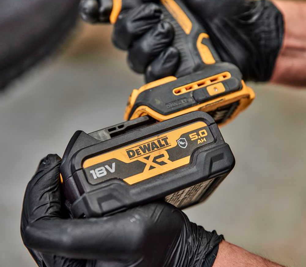 Acumulator DEWALT DCB184G-XJ Slider 18V 5Ah photo 2