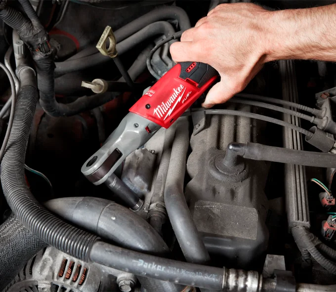 Трещотка аккумуляторная (без АКБ) MILWAUKEE M12 FIR12-0 12В  81Нм-5