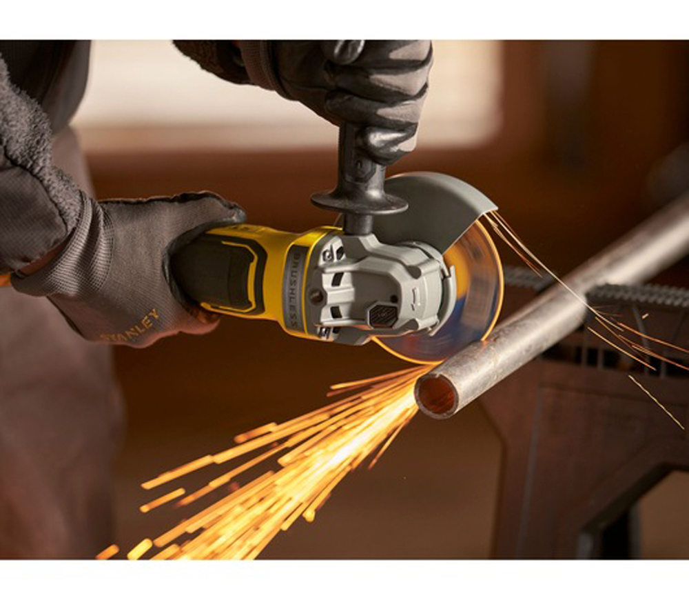 Угловая шлифмашина аккумуляторная STANLEY SFMCG700M2K-QW 125мм 18В 4Ач photo 3