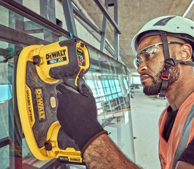 Ventuză cu vid cu acumulator (fără bat) DEWALT DCE590N-XJ 120kg 18V-8
