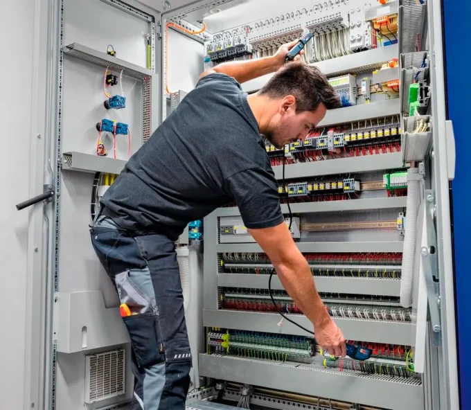 Цифровой мультиметр BOSCH GVT 1000-15 1000V 0/1000В-5