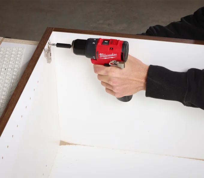 Шуруповёрт аккумуляторный MILWAUKEE M12 BLDDRC-202C 12В 2Ач-6