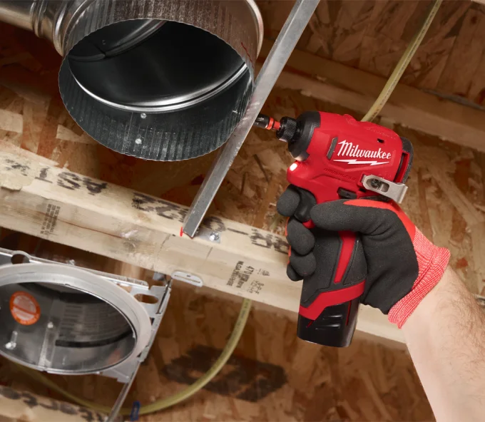 Винтовёрт аккумуляторный ударный MILWAUKEE M12 BLIDRC-202C 12В 2Ач-4