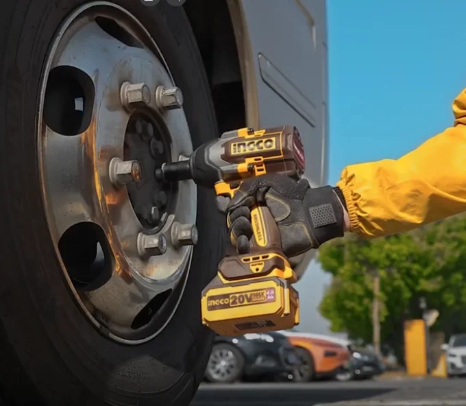 Mașină de înșurubat cu impact cu acumulator INGCO CIWLI2085 20V 4Ah 1000Nm-7
