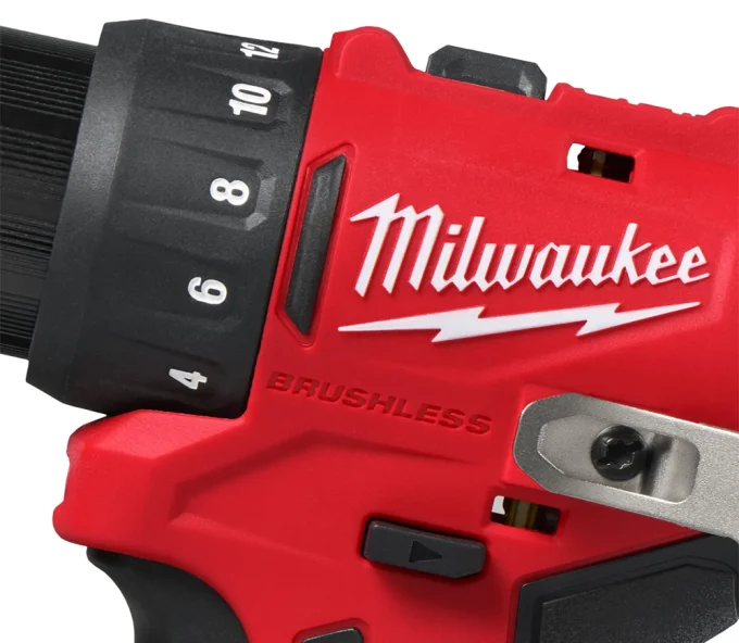 Шуруповёрт аккумуляторный (без АКБ) MILWAUKEE M12 BLDDRC-0 12В-4
