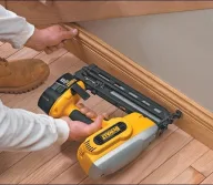 Pistol de cuie cu acumulator DEWALT DC618KB  18V 2.6Ah-3