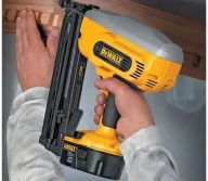 Pistol de cuie cu acumulator DEWALT DC618KB  18V 2.6Ah-4