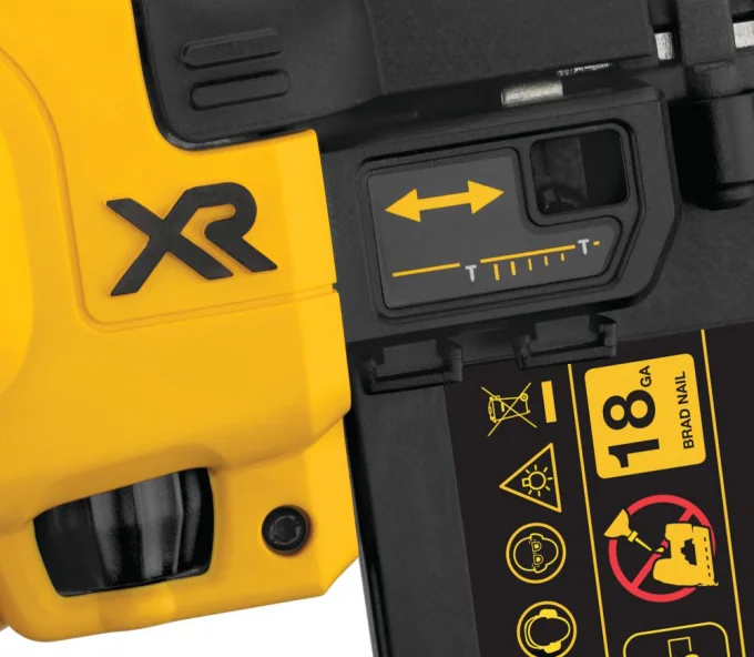 Pistol de cuie cu acumulator (fără bat) DEWALT DCN680NT-XJ 18V-5
