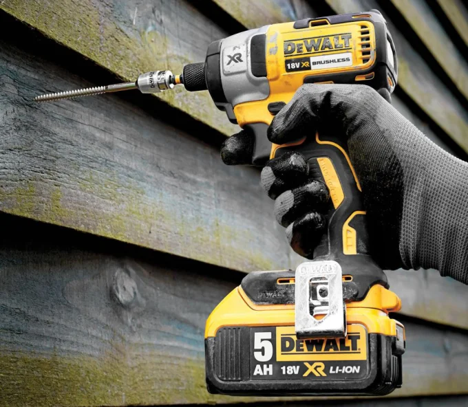 Набор аккумуляторных инструментов DEWALT DCK305P3T-QW-6