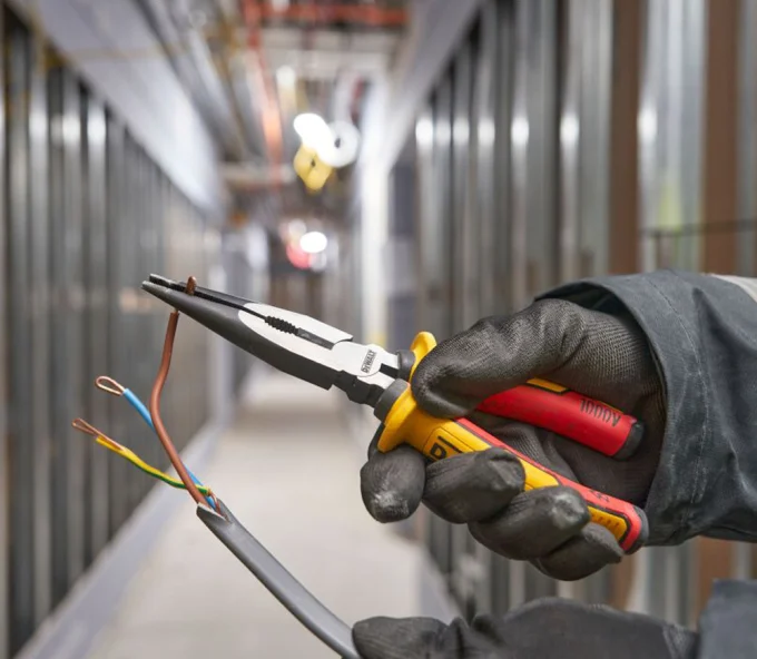 Набор плоскогубцев и кусачек VDE DEWALT DWHT82811-0 160-200мм-7