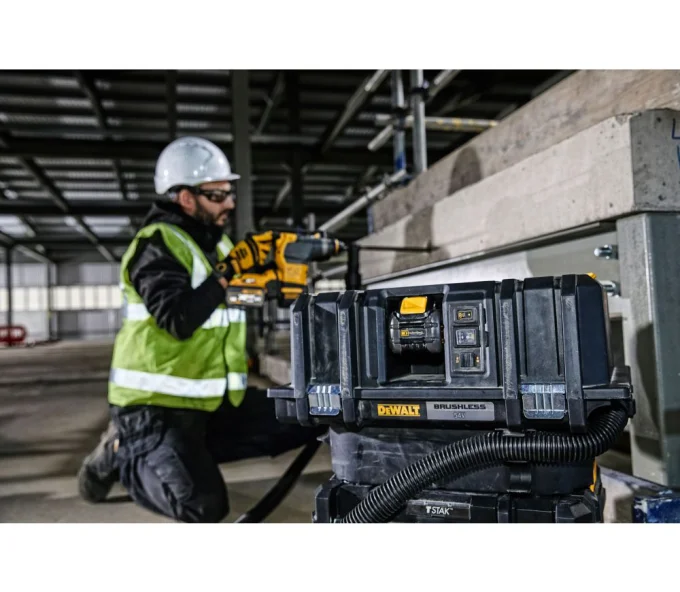 Aspirator industrial cu accumulator (fără bat) DEWALT 18V  DCV586MN-XJ  11L-7