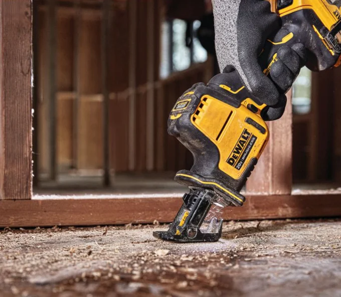 Fierăstrău sabie cu acumulator DEWALT DCS369N-XJ 18V-7