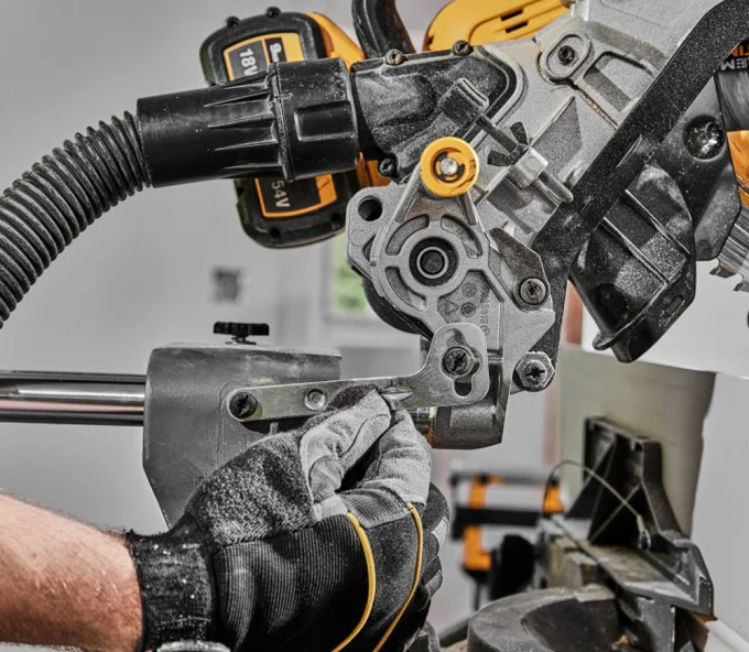 Торцовочная пила аккумуляторная 54В 9Ач DEWALT DCS781X2-QW 305мм-8