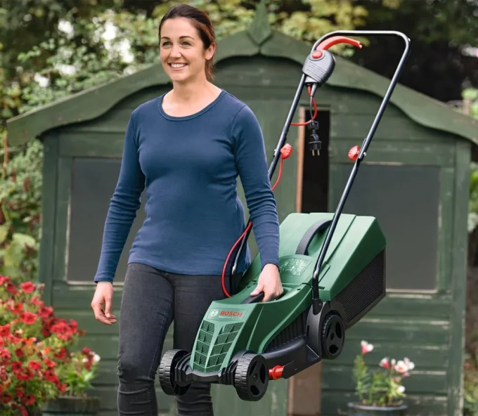 Mașină de tuns gazonul electrică BOSCH EasyRotak 32-205 1200w 320mm-2