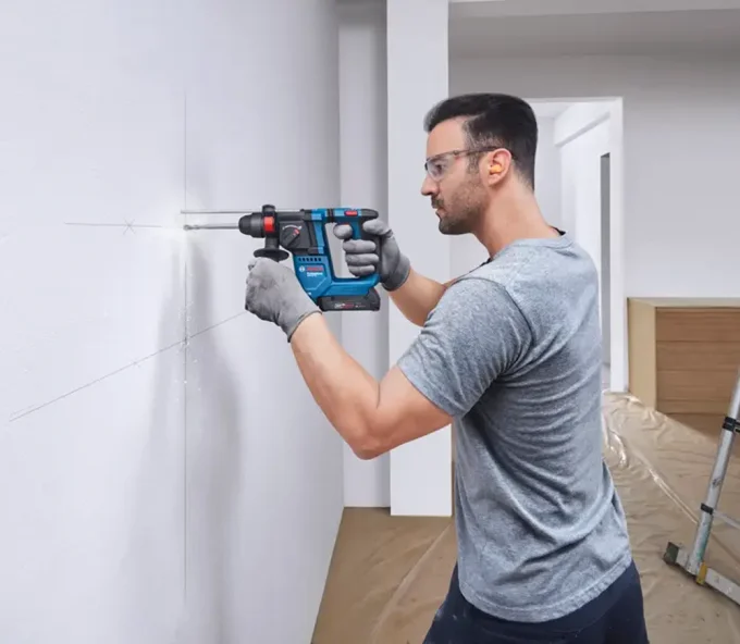 Набор аккумуляторных инструментов BOSCH 0615A500AG-6