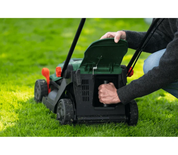 Mașină de tuns gazonul cu acumulator BOSCH ROTAK18V-32 320mm 18V 4Ah-7