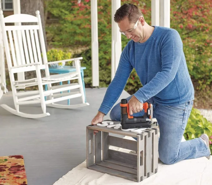 Степлер аккумуляторный (без АКБ) BLACK&DECKER BDCT12N 20уд/мин 12В-6