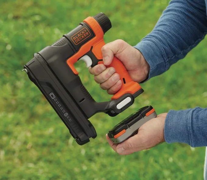 Степлер аккумуляторный (без АКБ) BLACK&DECKER BDCT12N 20уд/мин 12В-8