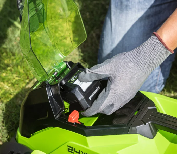 Газонокосилка аккумуляторная Greenworks GD24LM33K4 330мм 24В 4Ач-9