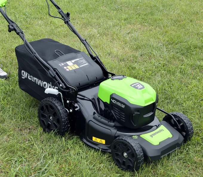 Mașină de tuns gazonul cu acumulator Greenworks GD40LM46SP 460mm 40V-3