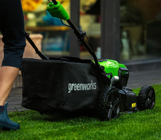 Mașină de tuns gazonul cu acumulator Greenworks GD40LM46SP 460mm 40V-6