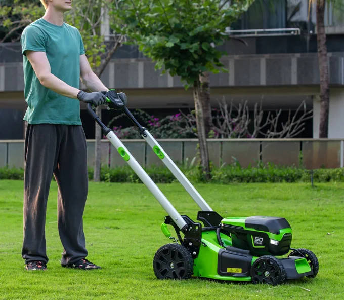Mașină de tuns gazonul cu acumulator (fără bat) Greenworks GD60LM46SP 460mm 60V-5