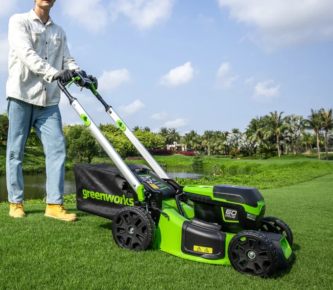Mașină de tuns gazonul cu acumulator (fără bat) Greenworks GD60LM46SP 460mm 60V-7