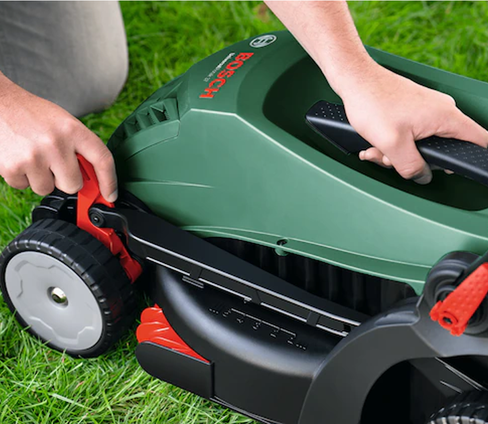 Mașină de tuns gazonul electrică BOSCH UniversalRotak 34-405 1300w 340mm photo 2