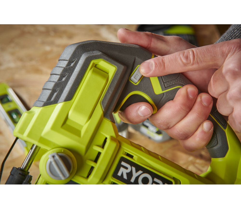 Fierăstrău pendular cu acumulator (fără bat) RYOBI RJS18-0 18V-4