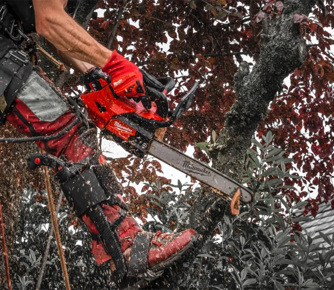 Цепная пила аккумуляторная MILWAUKEE M18 FTHCHS30-0 300мм 18В-10