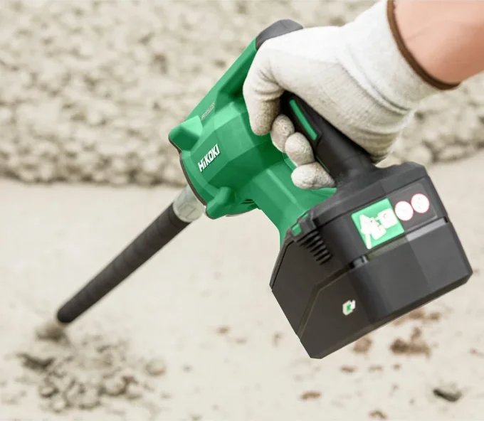 Vibrator de beton cu acumulator (fără bat) HIKOKI UV3628DAW4Z 15200vib/min-2