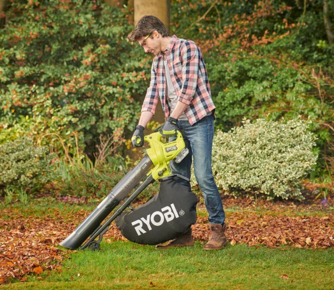 Suflantă-aspirator cu acumulator  (fara bat) RYOBI RY18BVXA-0 7600l/min 18V-3