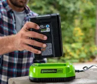 Зарядное устройство Greenworks G60UC 120вт 60В 2A-2