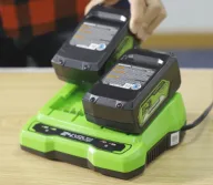 Зарядное устройство двойное Greenworks G24X2UC4 200вт 24В 4A-2