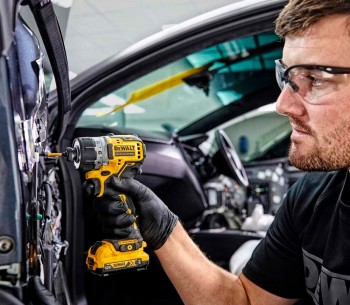 Шуруповерт аккумуляторный DEWALT DCF601D2 10.8В 2.0Ач photo 3