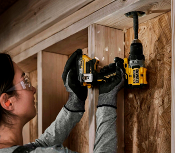Шуруповерт аккумуляторный DEWALT DCD800E2T-QW 18В 1.7Ач photo 1
