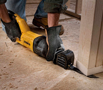 Сабельная пила DEWALT DWE305PK-QS 1100вт photo 3