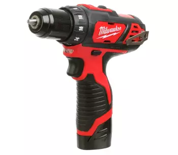 Milwaukee M12 2BDD-201C pentru renovare acasă