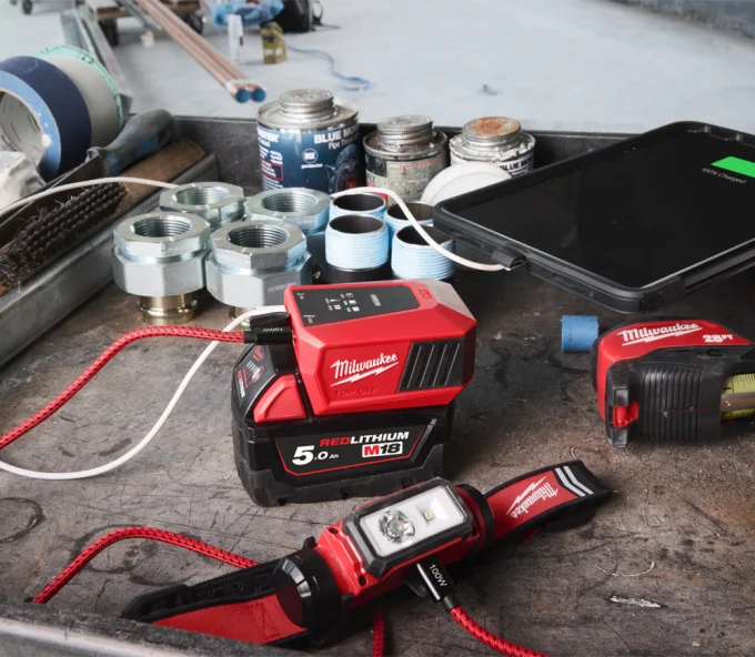 Încărcător MILWAUKEE M18 TC TOP-OFF 18 V 2.5 A-8