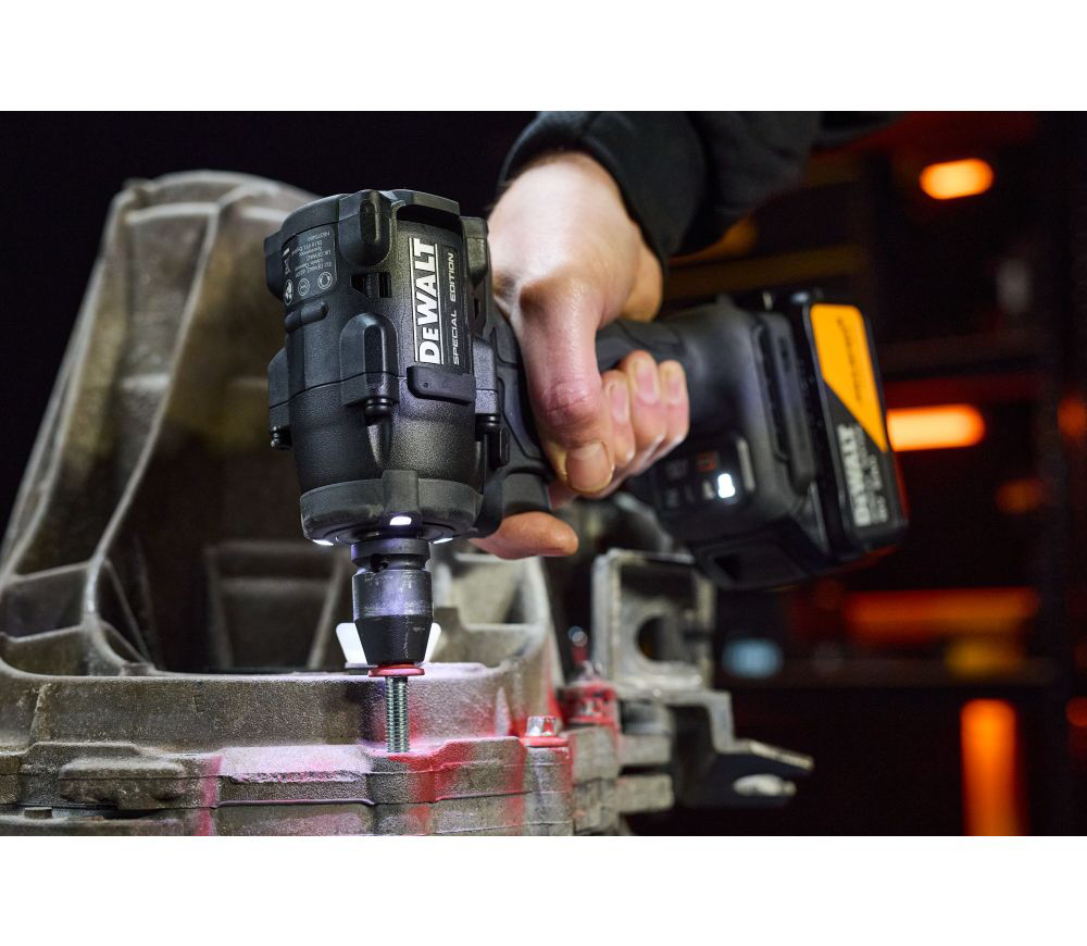 Гайковерт аккумуляторный DEWALT DCF92MP2T-QW McLaren Special Edition 18 В 5 Ач 610 Нм-9