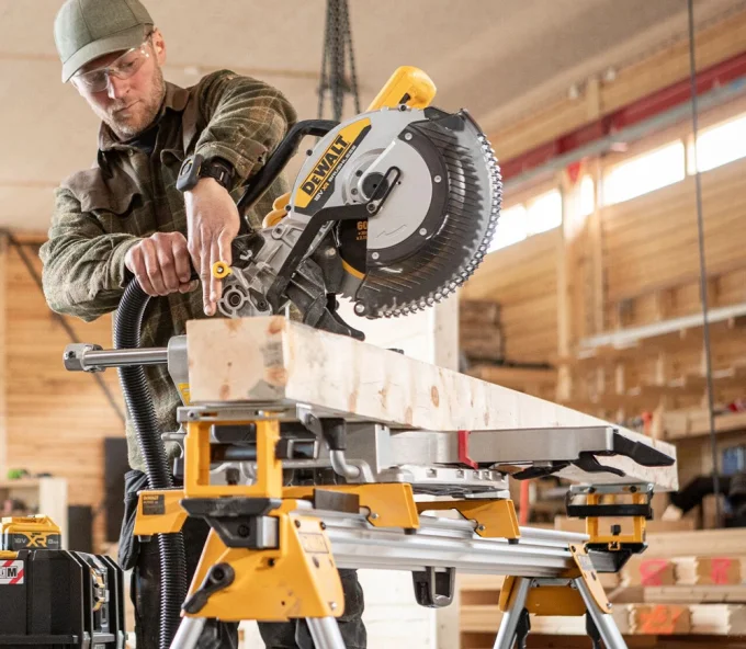 Fierăstrăг circular pentru tăieri înclinate cu acum. 18 V 8 Ah DEWALT DCS782XW2-QW 1600 w 305 mm-8