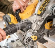 Fierăstrăг circular pentru tăieri înclinate cu acum. 18 V 8 Ah DEWALT DCS782XW2-QW 1600 w 305 mm-9