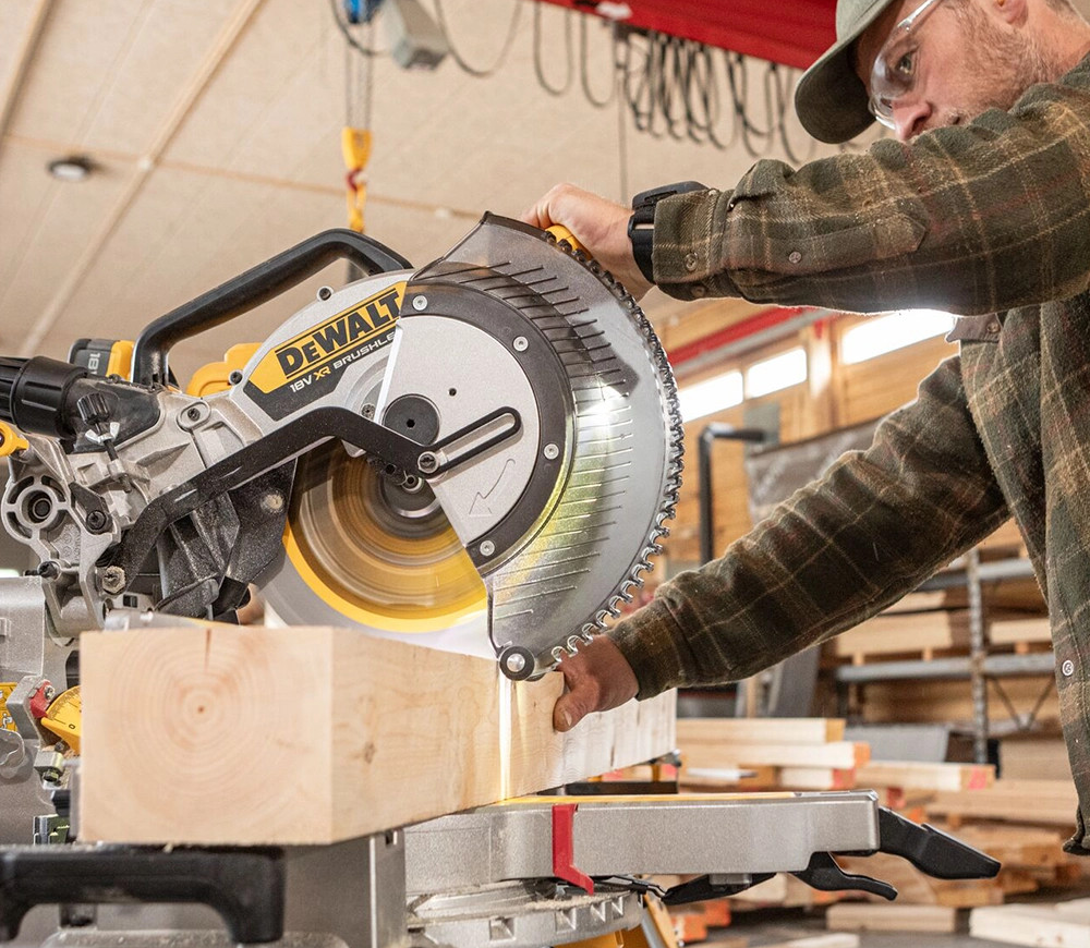 Fierăstrăг circular pentru tăieri înclinate cu acum. 18 V 8 Ah DEWALT DCS782XW2-QW 1600 w 305 mm-10