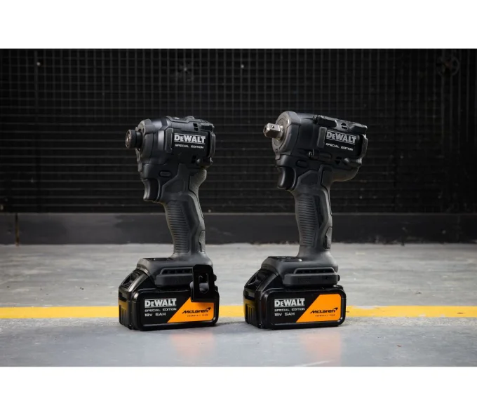 Набор аккумуляторных инструментов McLaren Limited Edition DEWALT DCK2224MP2T-QW-10
