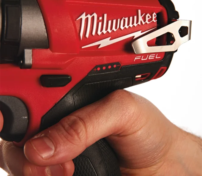 Винтовёрт аккумуляторный (без АКБ) MILWAUKEE M12 CD-0 12 В-2